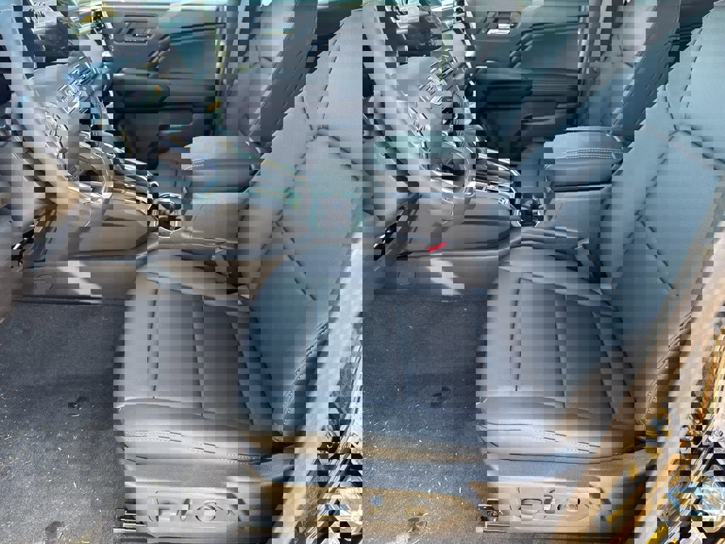 New 2026 GMC Canyon Elevation w/ Convenience Package image 12