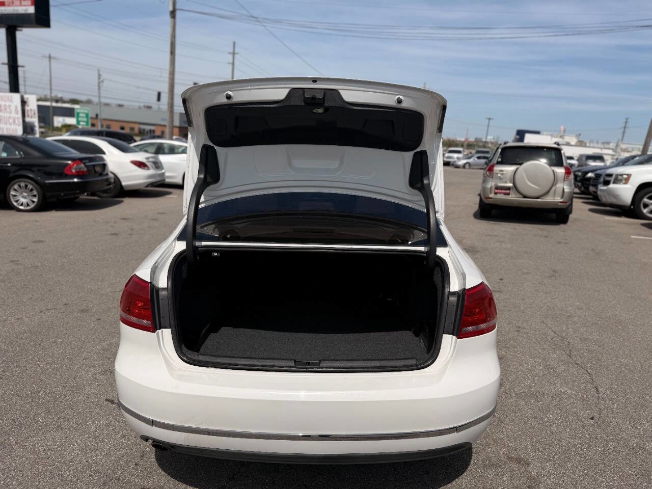 Used 2014 Volkswagen Passat TDI SE FWD image 20