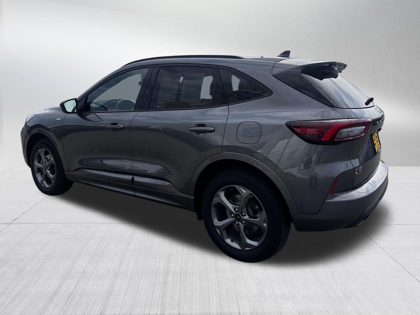Certified 2023 Ford Escape ST-Line AWD/4WD image 5