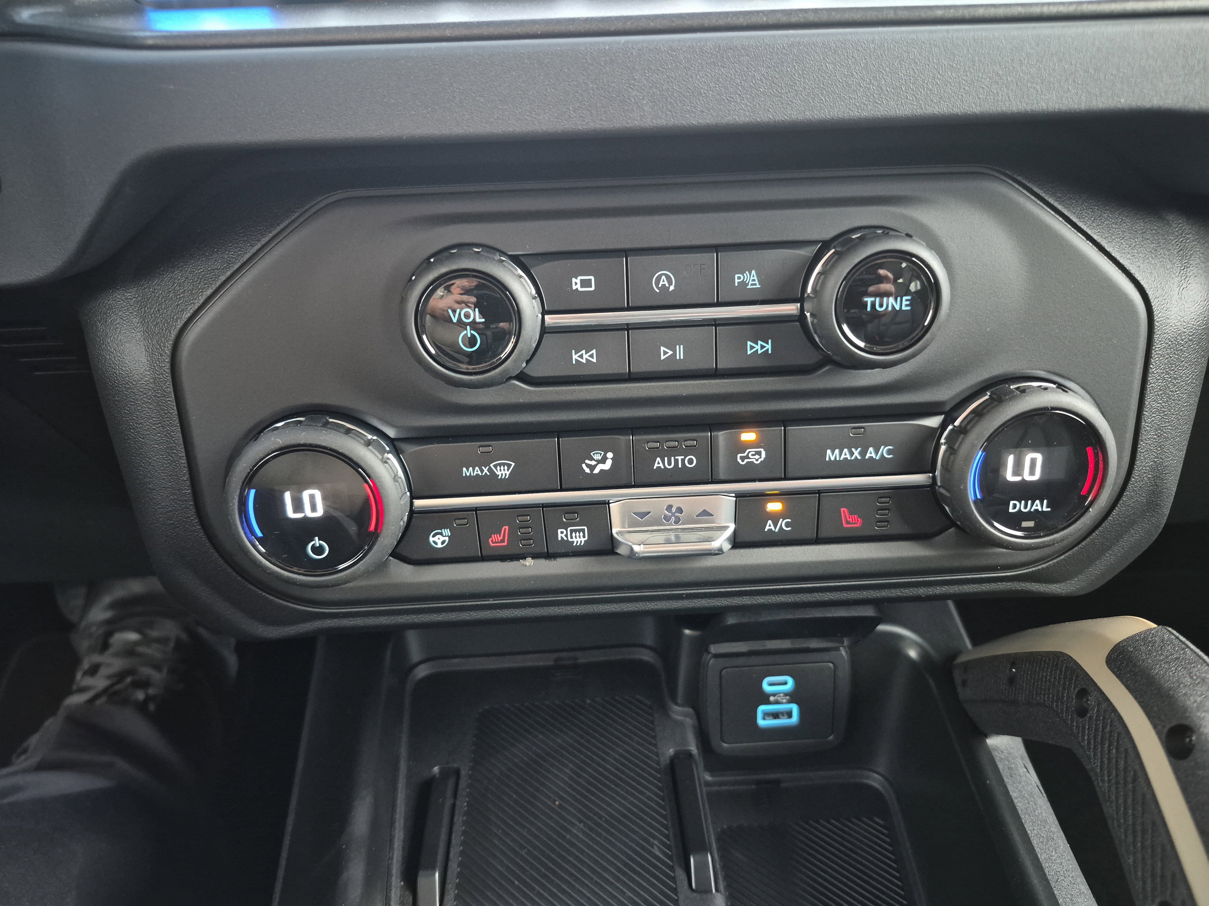 New 2025 Ford Bronco Badlands image 34