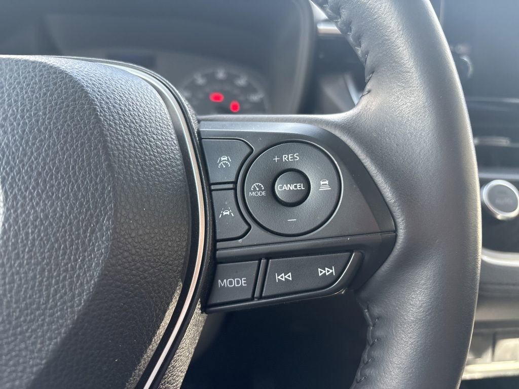 Used 2023 Toyota Corolla Cross LE image 14