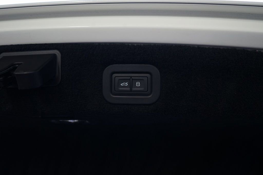 Used 2021 Bentley Flying Spur V8 image 39