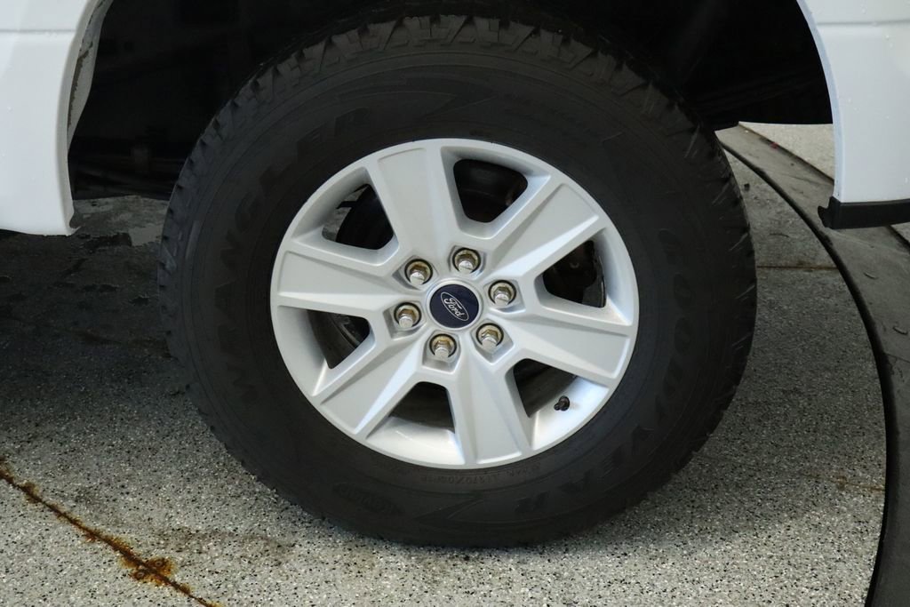 Used 2016 Ford F150 XLT w/ Heavy-Duty Payload Package image 15