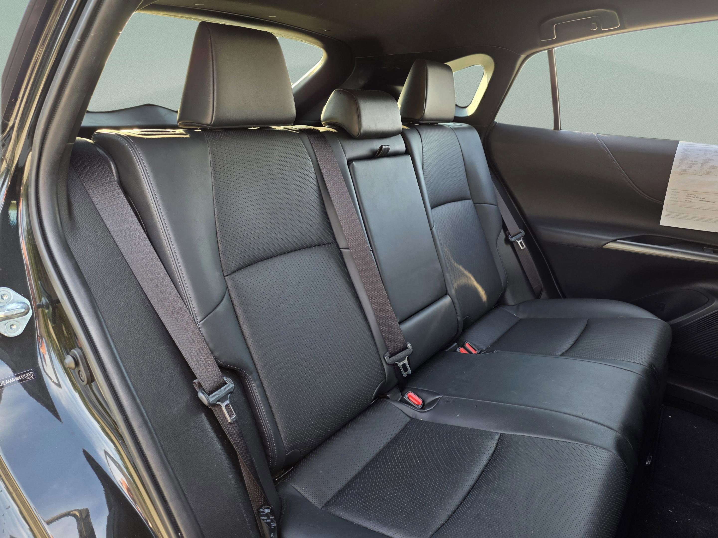 Used 2021 Toyota Venza XLE w/ Softex Package image 24