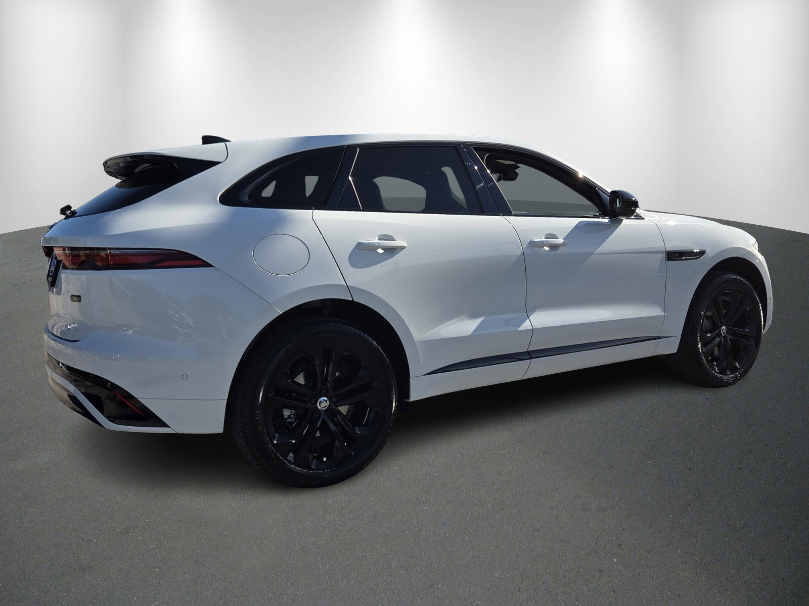 Used 2026 Jaguar F-PACE R-Dynamic S image 7