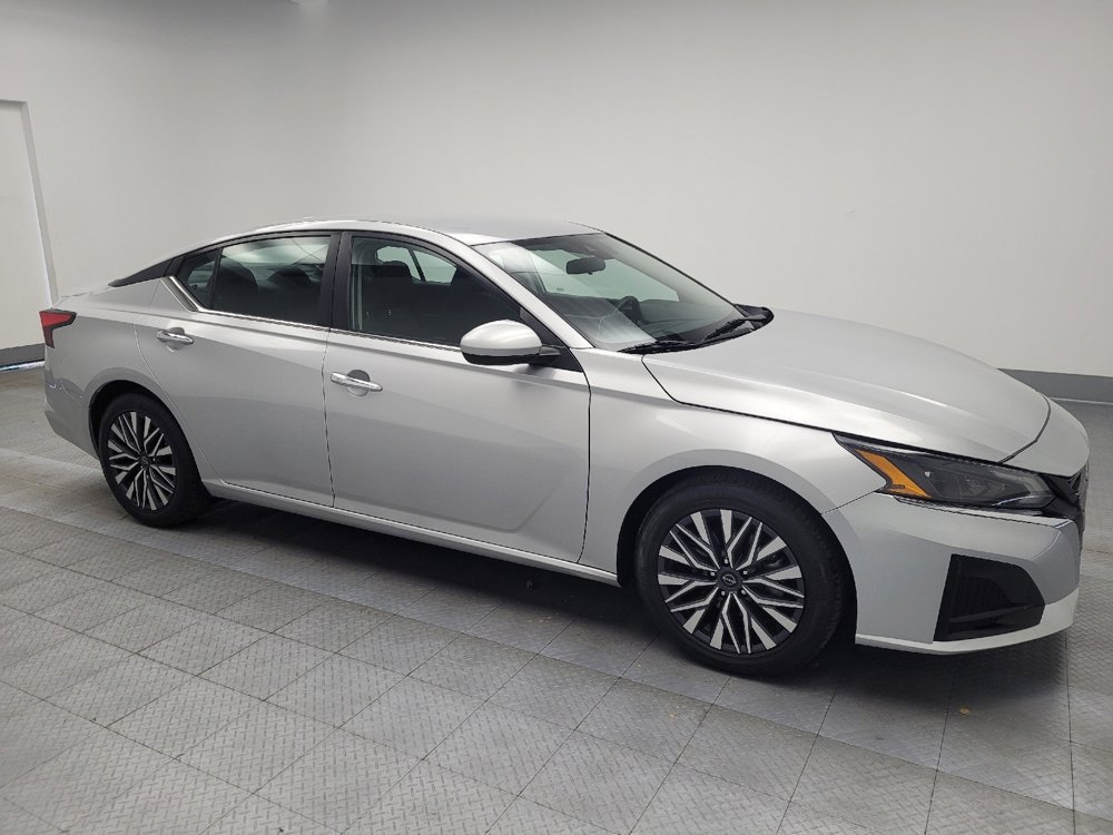 Used 2023 Nissan Altima 2.5 SV image 11
