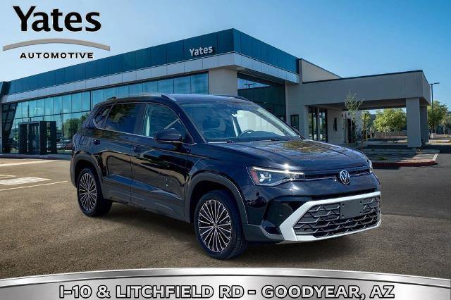 Used 2025 Volkswagen Taos SE FWD image 1