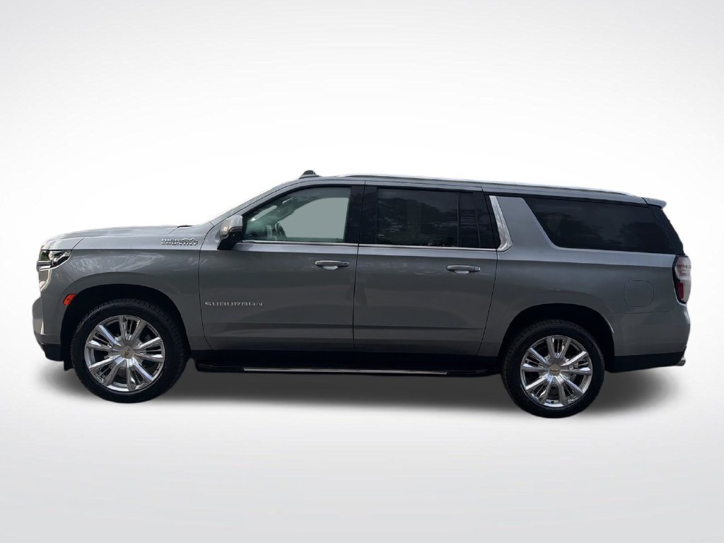 Used 2023 Chevrolet Suburban High Country AWD/4WD image 2