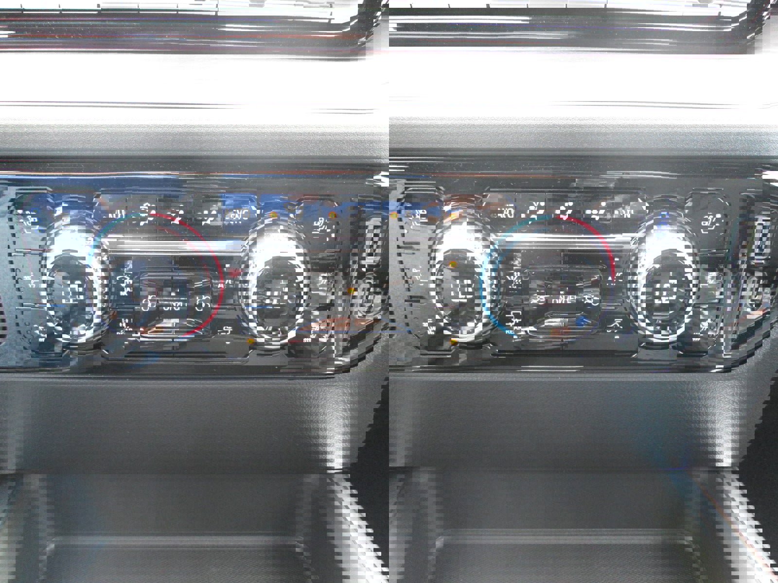 New 2025 GMC Sierra 2500 SLT w/ SLT Premium Package image 20