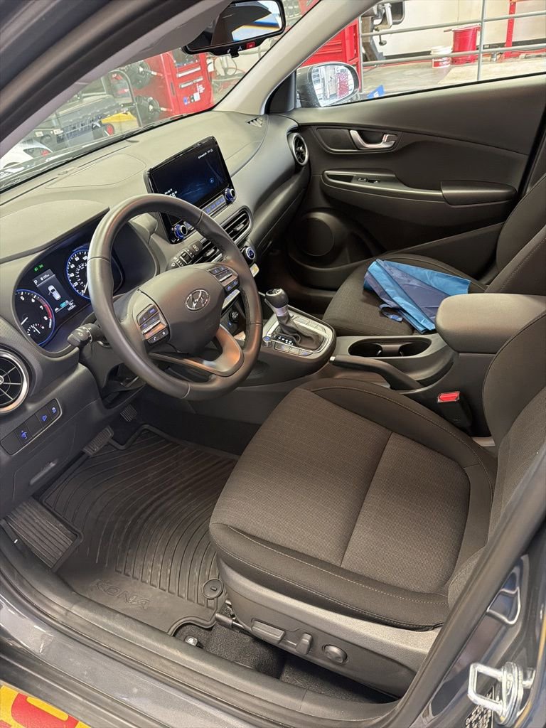 Used 2023 Hyundai Kona SEL w/ Convenience Package image 2