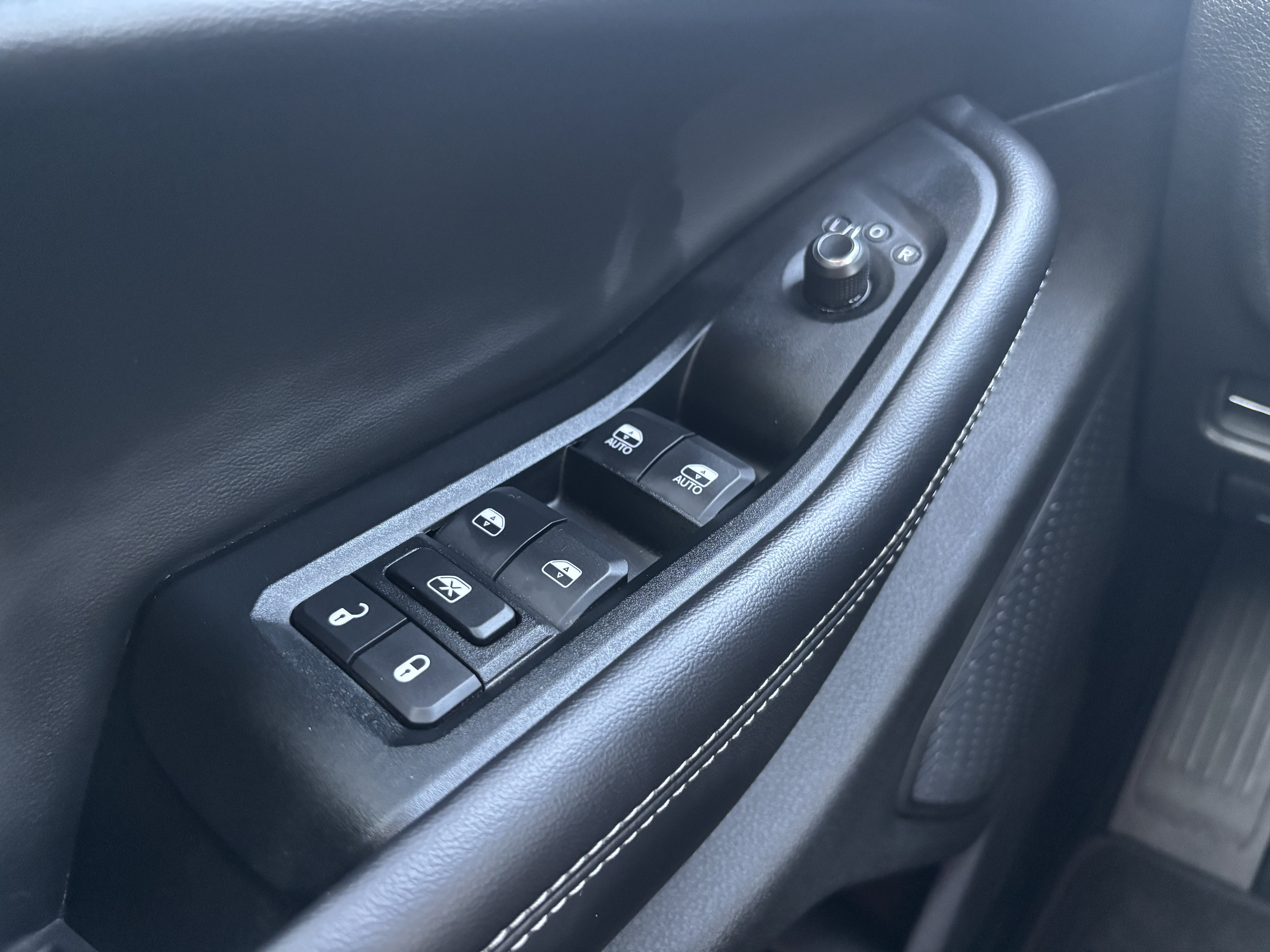 Used 2025 Jeep Grand Cherokee L Laredo RWD image 22