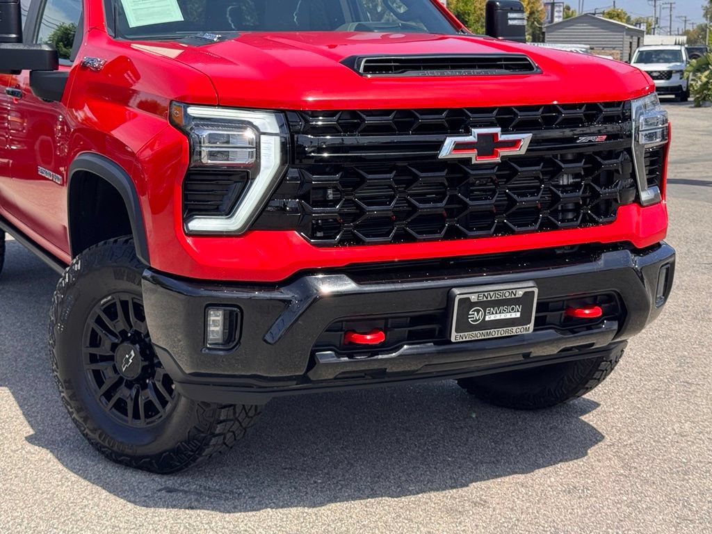 Used 2024 Chevrolet Silverado 2500 ZR2 w/ Technology Package AWD/4WD image 3