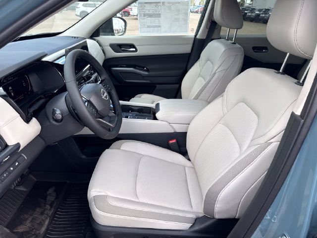 New 2026 Nissan Pathfinder SL FWD image 9
