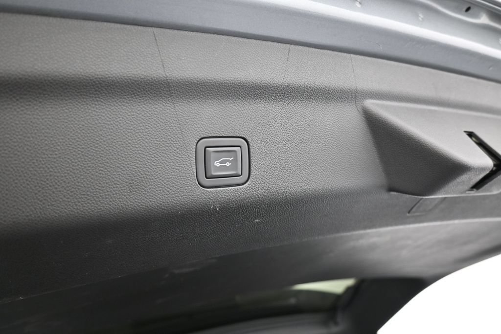 Used 2024 GMC Yukon XL Denali RWD image 53