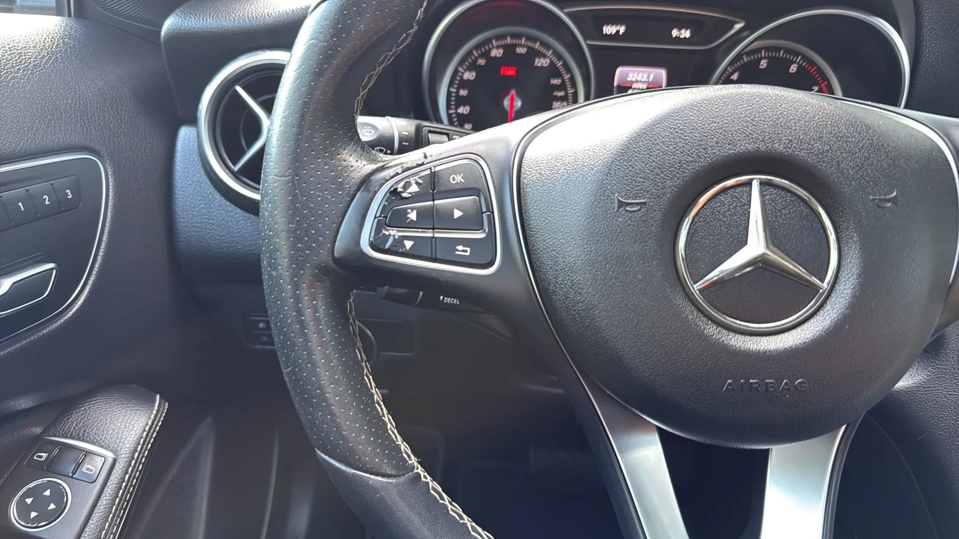 Used 2018 Mercedes-Benz GLA 250 4MATIC image 31