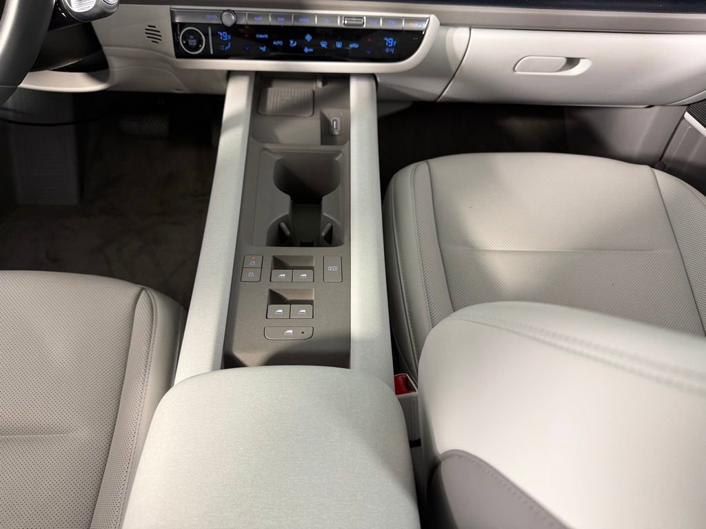 Used 2024 Hyundai Ioniq 6 SEL RWD image 16