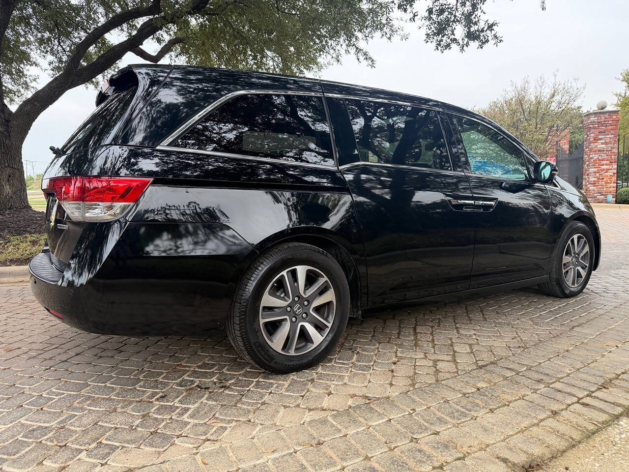 Used 2014 Honda Odyssey Touring image 3