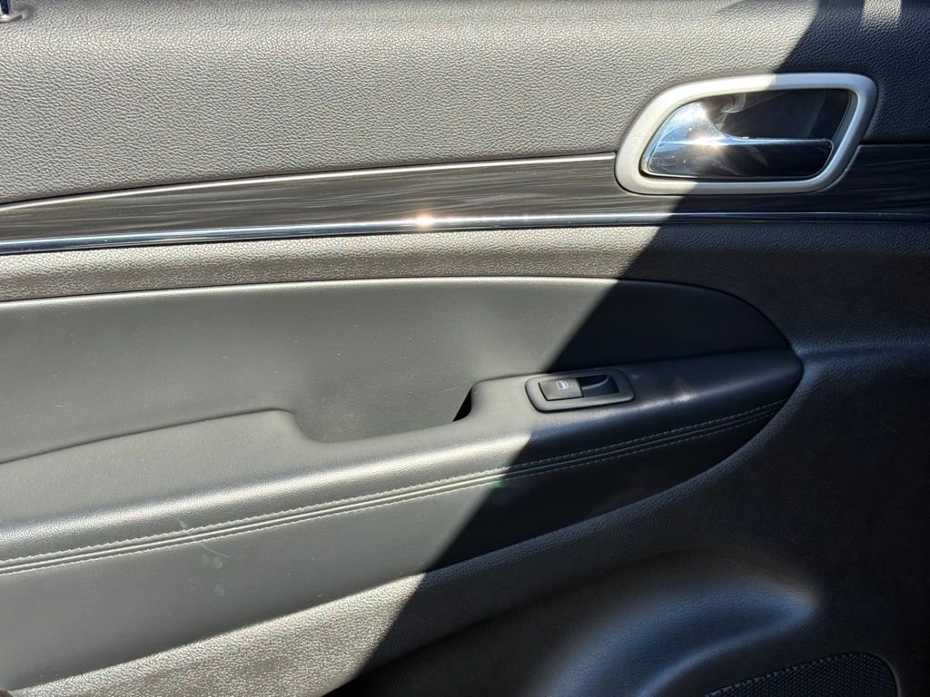 Used 2021 Jeep Grand Cherokee Limited w/ Trailer Tow Group IV image 18