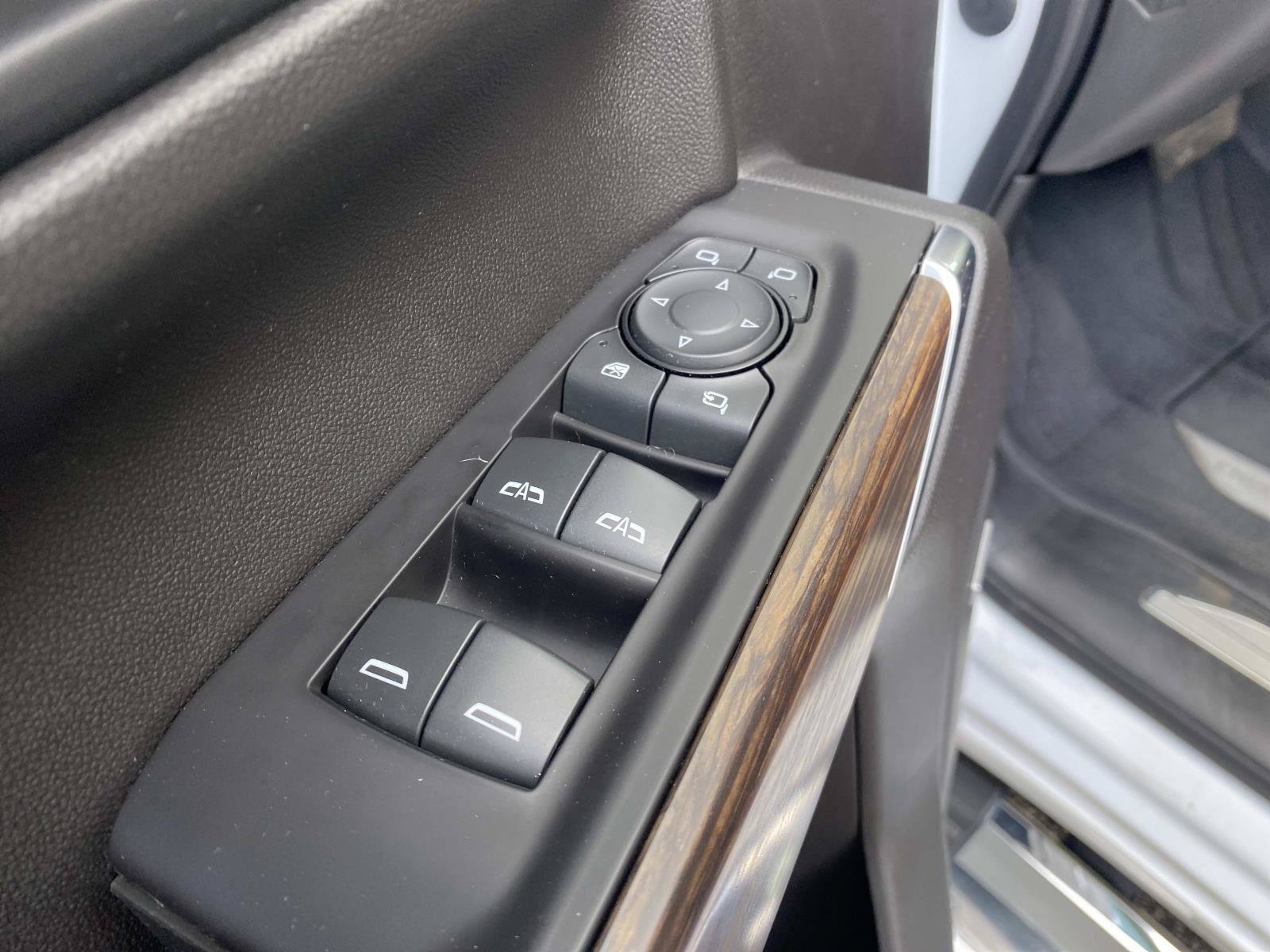 Used 2019 Chevrolet Silverado 1500 High Country w/ Technology Package AWD/4WD image 23