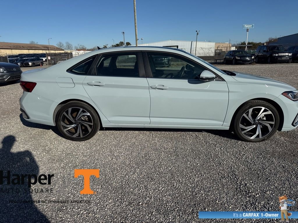 Used 2025 Volkswagen Jetta SEL image 6
