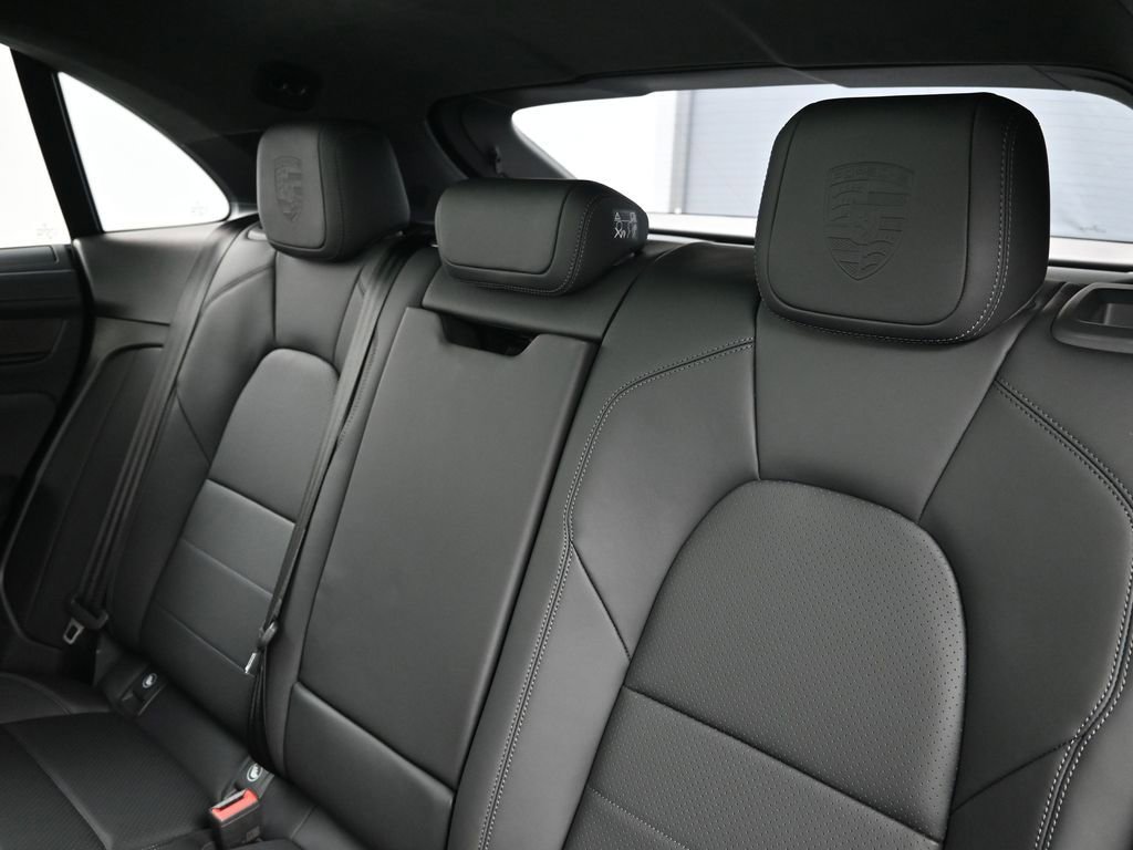 New 2026 Porsche Macan Turbo Electric image 6