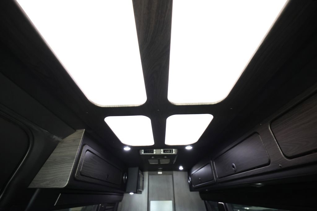 Used 2020 Mercedes-Benz Sprinter 3500 image 24