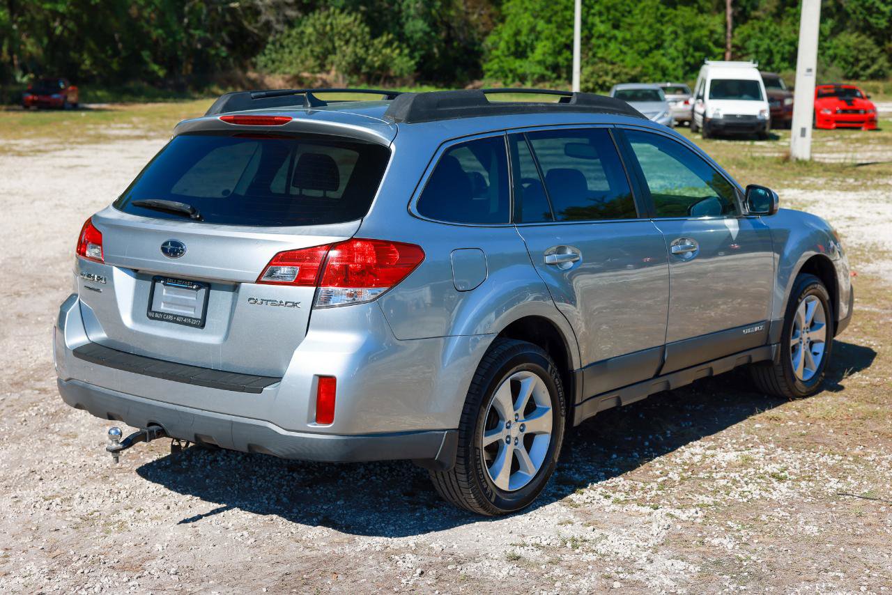 Used 2013 Subaru Outback 2.5i Limited w/ Moonroof Pkg image 11