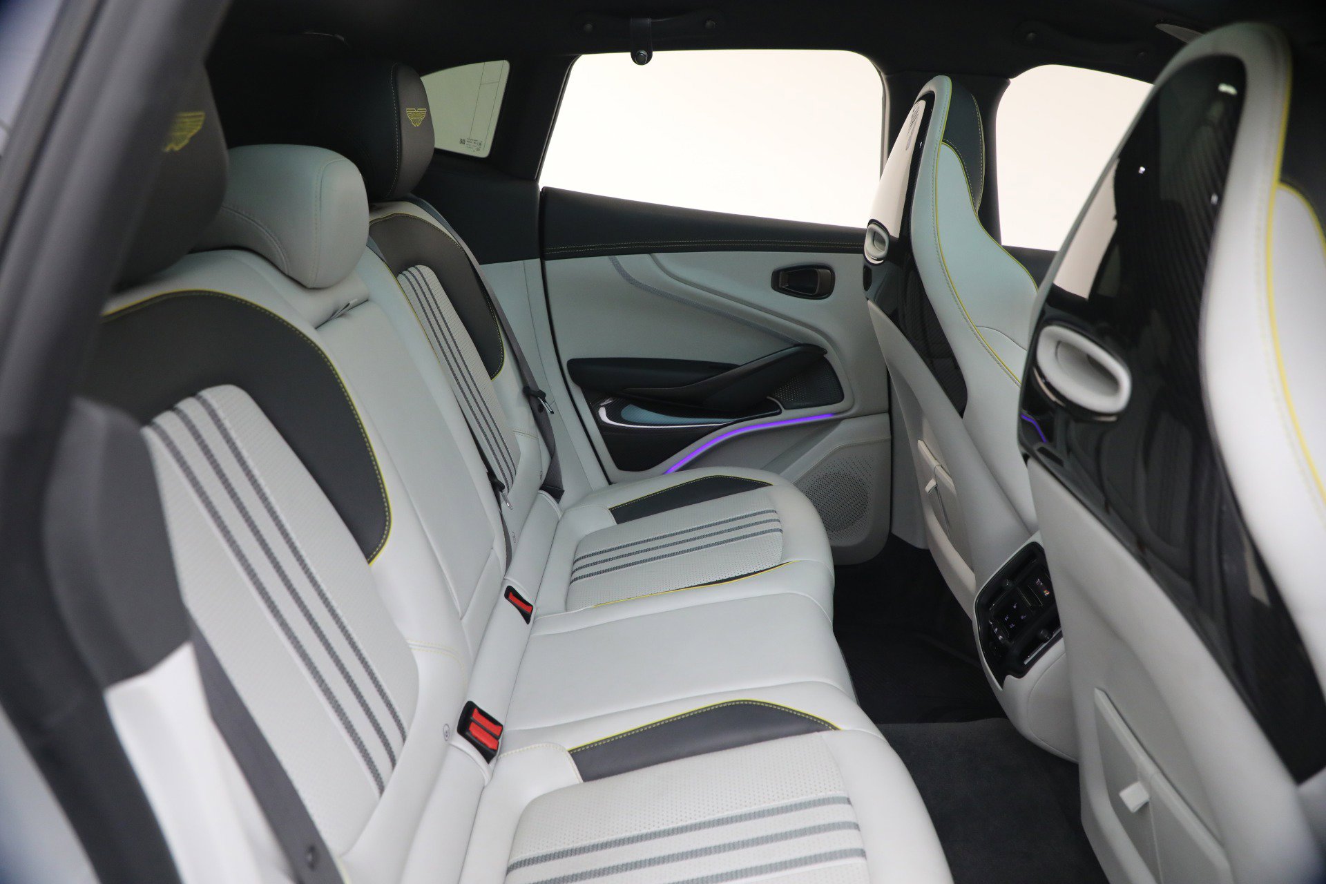 Used 2025 Aston Martin DBX 707 image 25