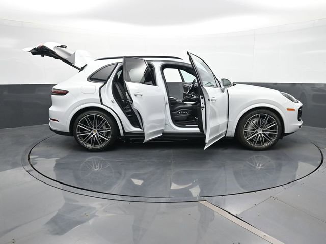 Certified 2021 Porsche Cayenne Turbo AWD/4WD image 34