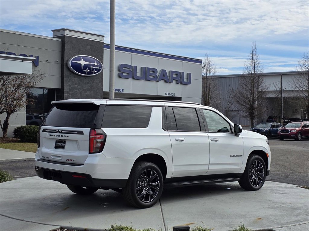 Used 2024 Chevrolet Suburban RST image 5