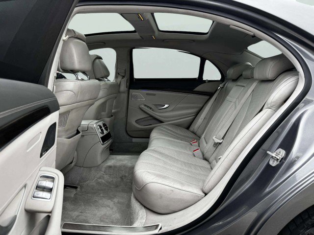 Used 2017 Mercedes-Benz S 550 Sedan image 30