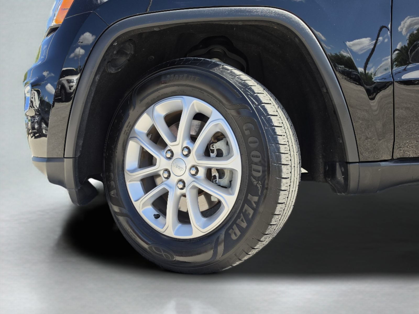 Used 2022 Jeep Grand Cherokee Laredo X RWD image 41