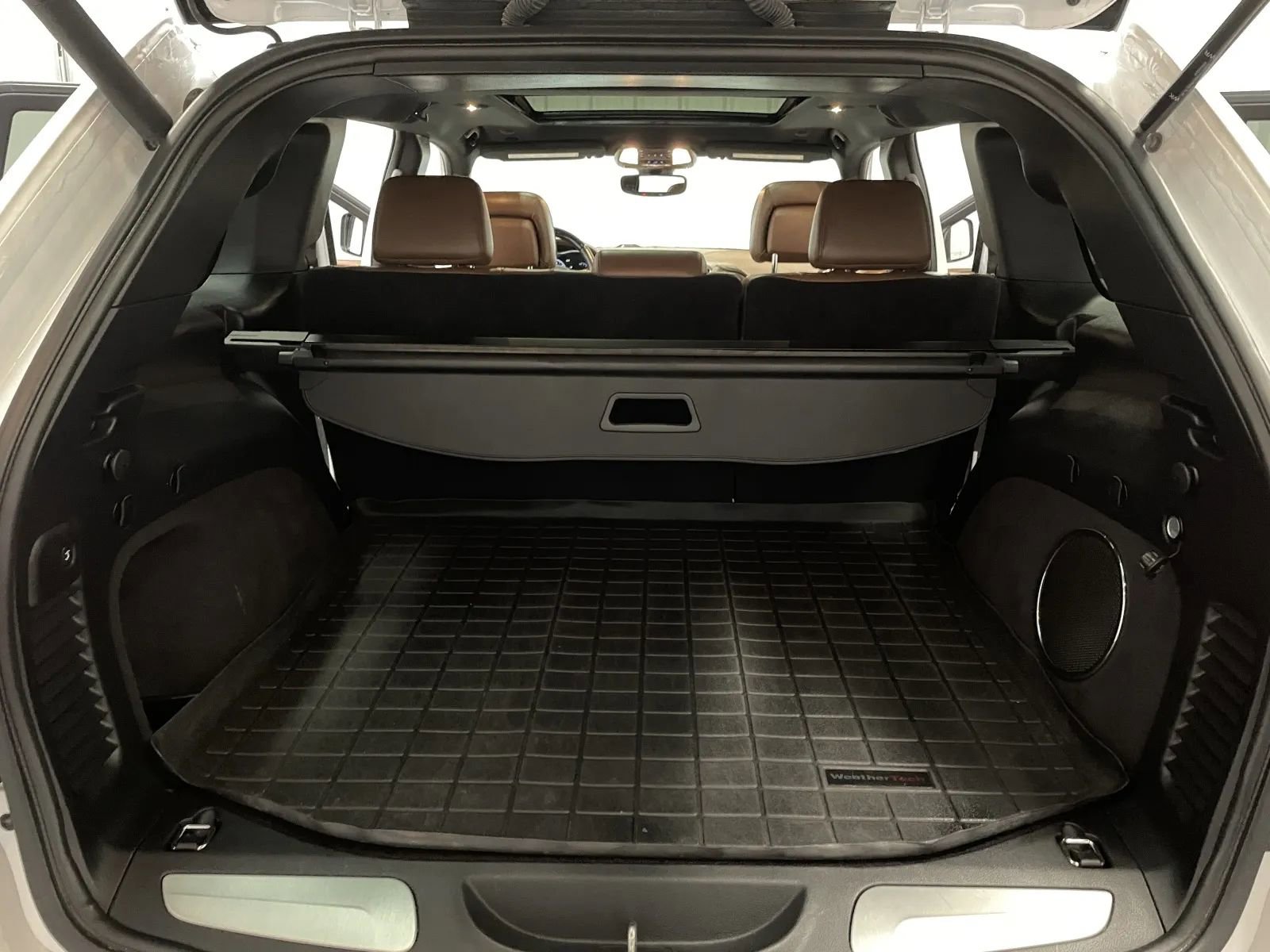 Used 2020 Jeep Grand Cherokee Overland image 42