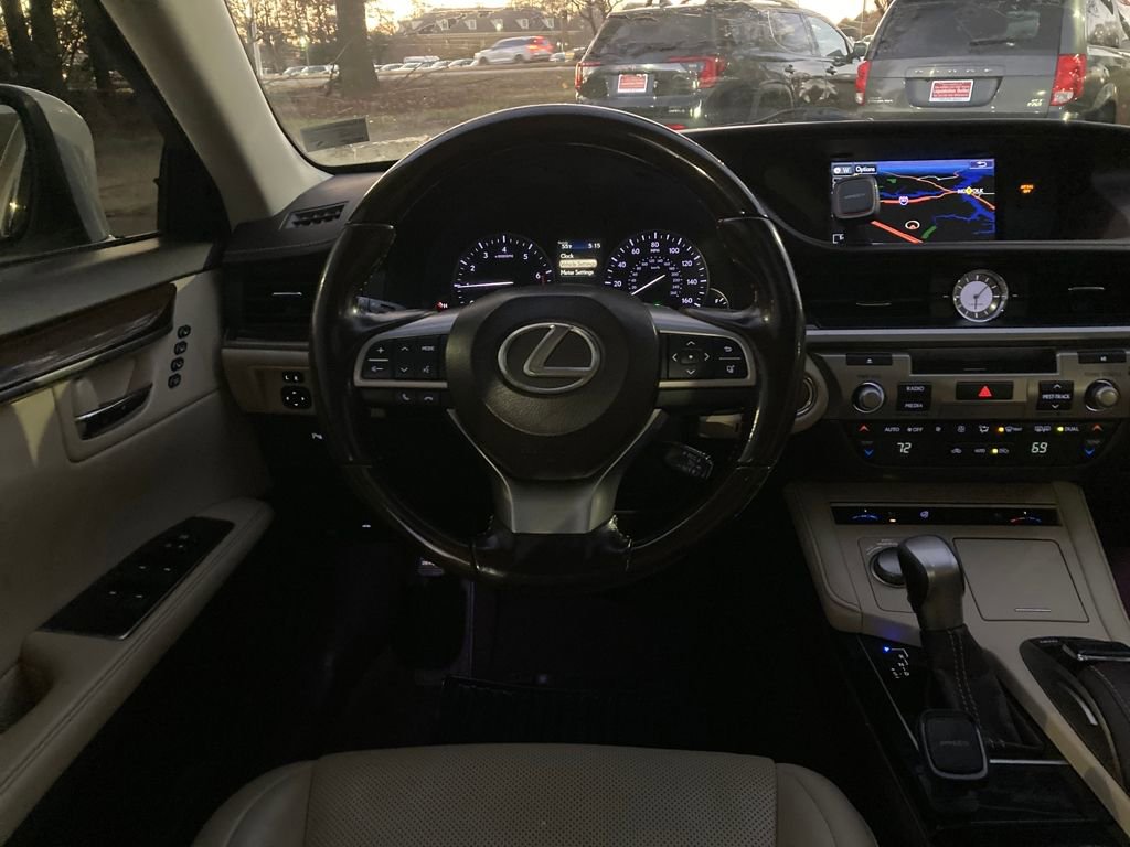 Used 2016 Lexus ES 350 350 w/ Navigation System Package image 13