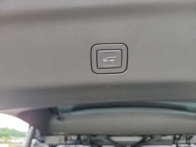 Used 2026 Chevrolet Tahoe High Country AWD/4WD image 13