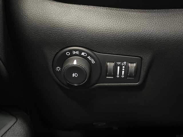 New 2026 Jeep Compass Limited image 24