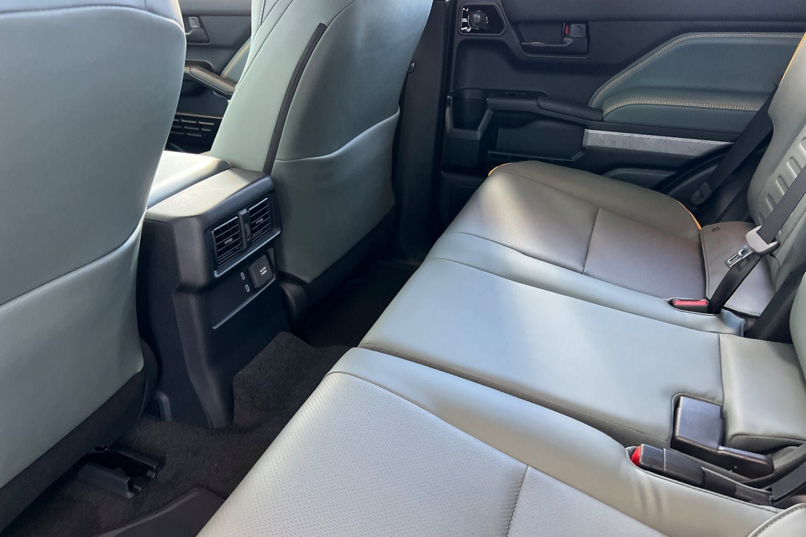 New 2026 Toyota 4Runner Trailhunter AWD/4WD image 14