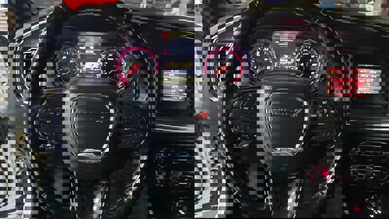 Used 2016 Dodge Charger SE w/ Sport Appearance Group image 14