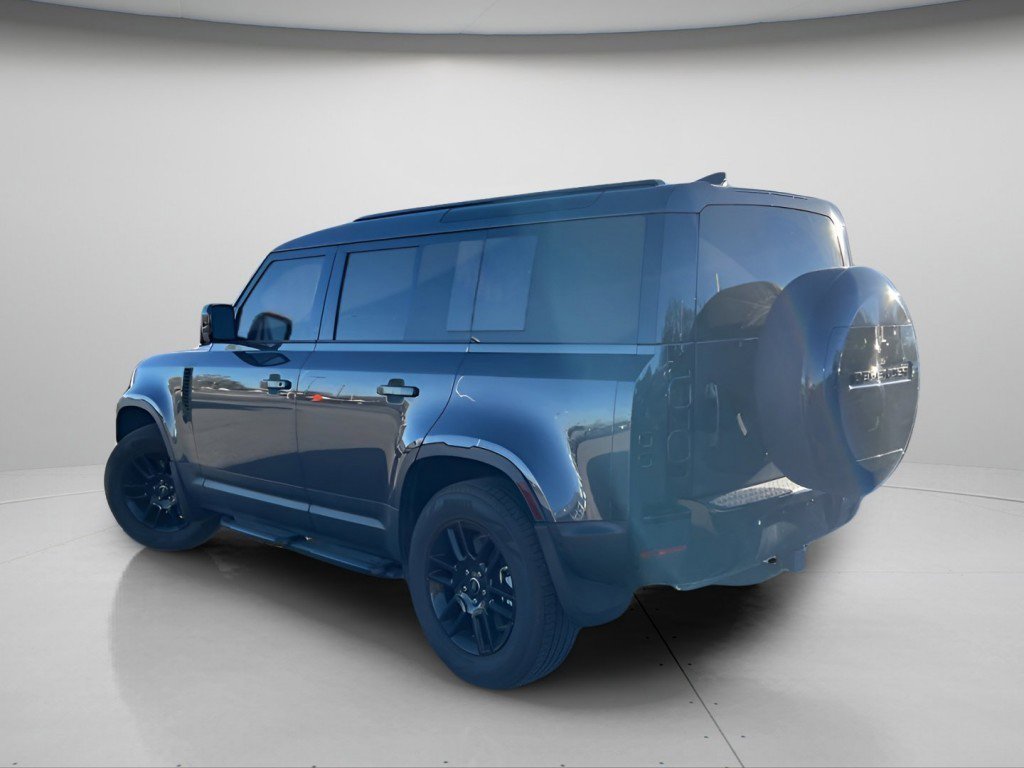 Used 2025 Land Rover Defender 110 S image 11