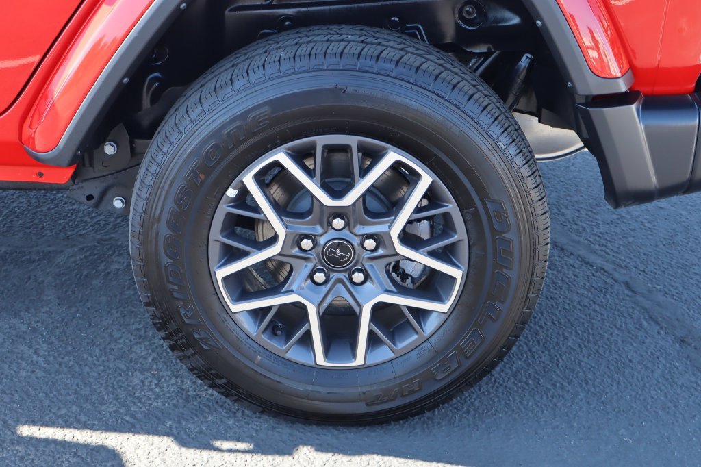 Certified 2026 Jeep Wrangler Unlimited Sahara AWD/4WD image 13