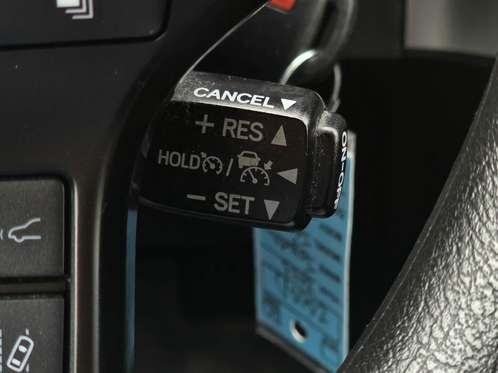 Used 2023 Toyota Tacoma SR AWD/4WD image 21