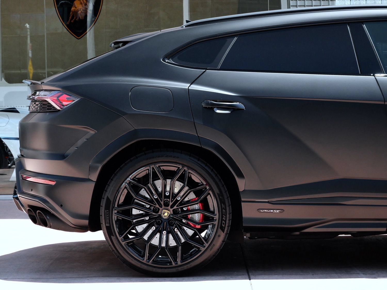 Used 2025 Lamborghini Urus S AWD/4WD image 11