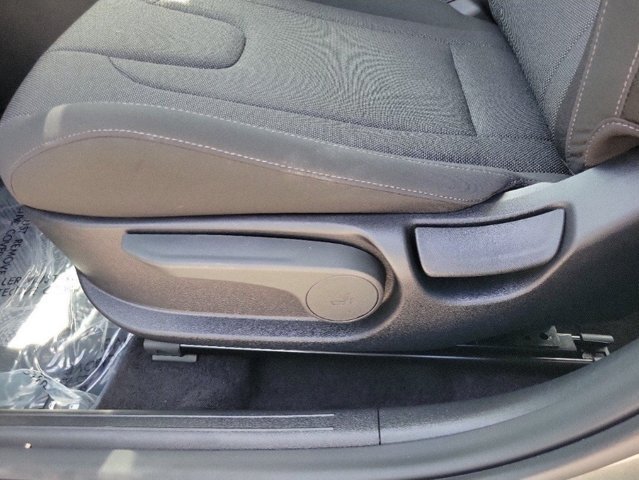 Certified 2026 Hyundai Elantra SE FWD image 12