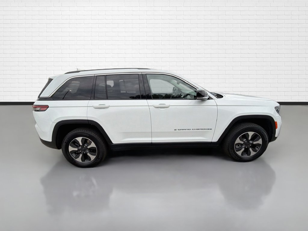 Used 2023 Jeep Grand Cherokee 4WD 4xe image 9
