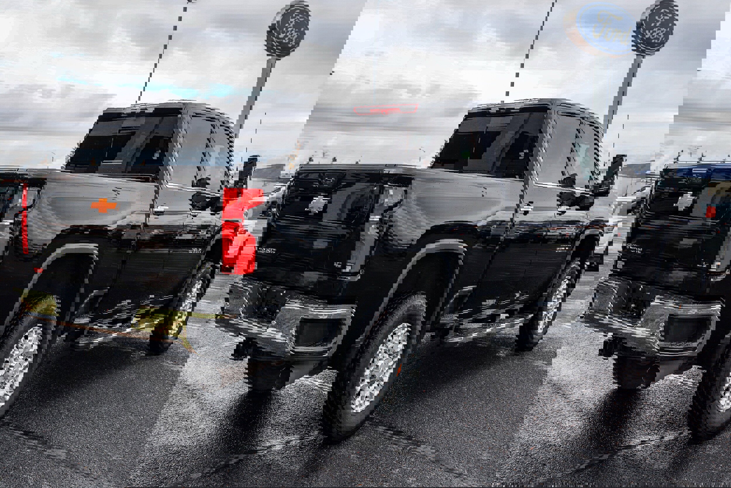 Used 2024 Chevrolet Silverado 3500 LTZ w/ LTZ Plus Package image 4