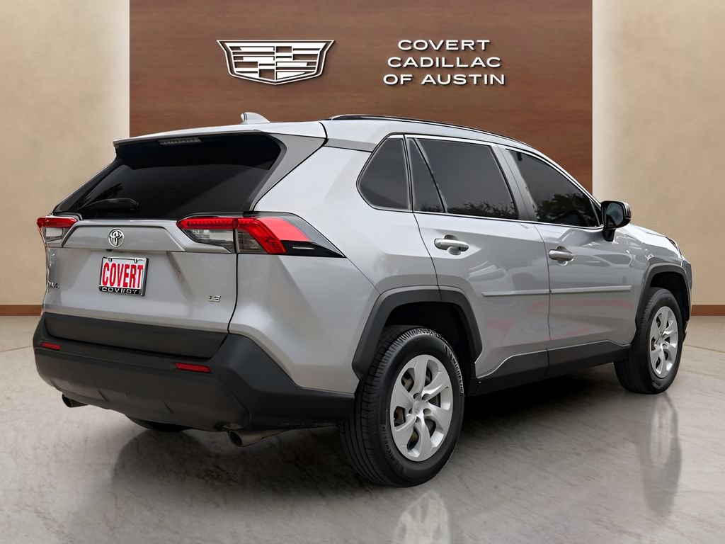 Used 2021 Toyota RAV4 LE FWD image 4