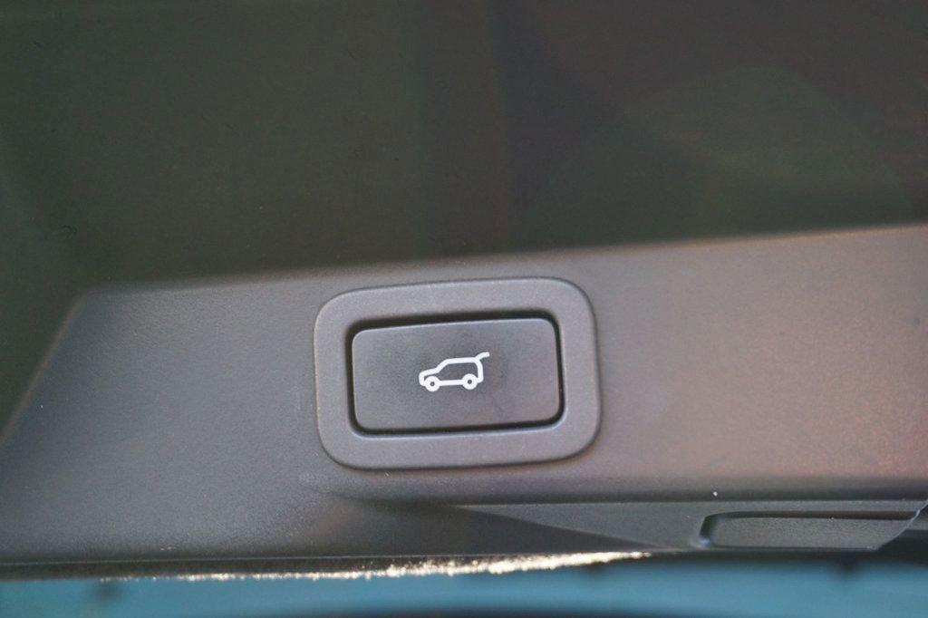 Used 2014 Land Rover Range Rover Sport Supercharged image 9