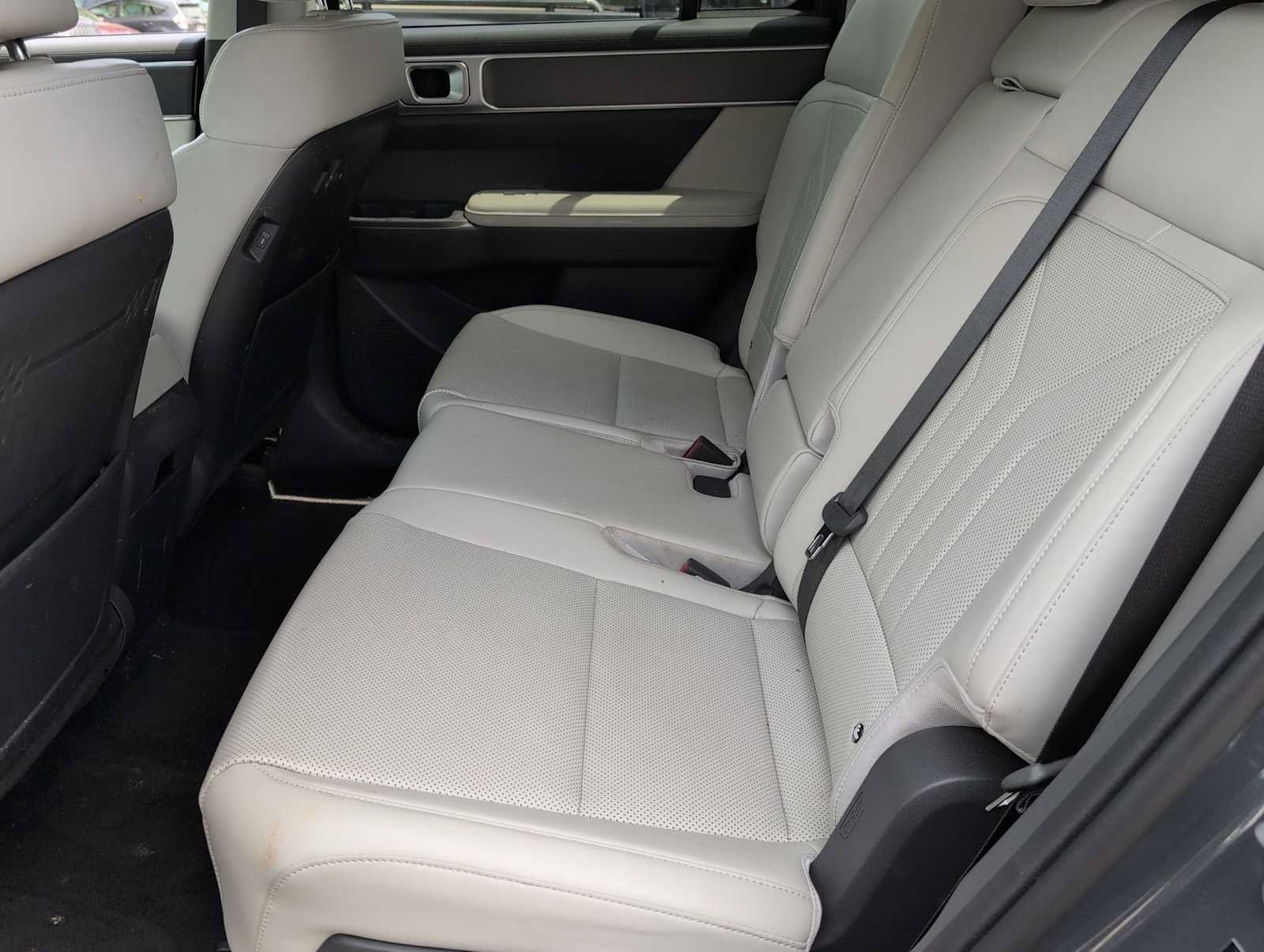Used 2025 Hyundai Santa Fe SEL AWD/4WD image 18