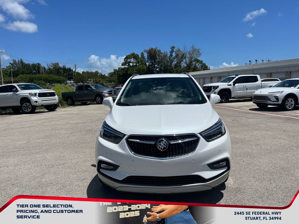 Used 2019 Buick Encore Essence w/ Experience Buick Package FWD image 3