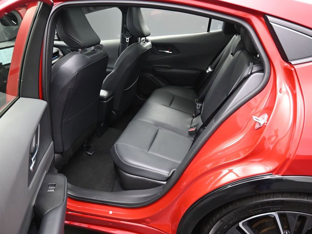 Used 2025 Toyota Prius XLE image 27